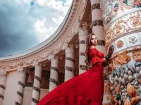 Пазл В алом платье