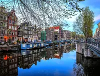 Пазл Вдоль канала