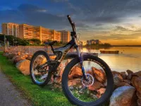 Пазл Велосипед у воды