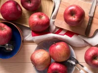 Пазл Яблоки на столе