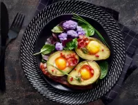 Пазл Яйцо в авокадо