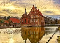 Пазл Замок на воде