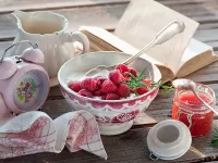 Пазл Завтрак с малиной
